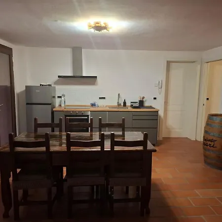 Juli's סן לזרו די סבנה