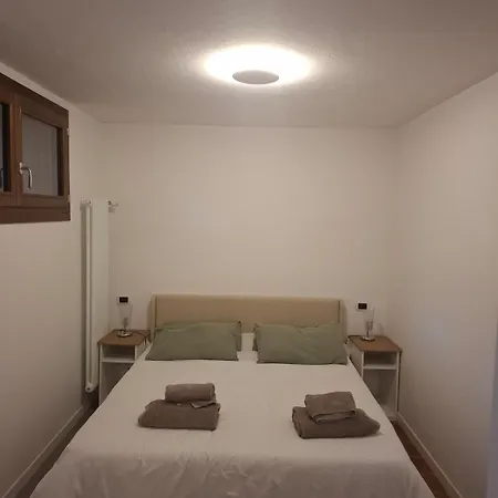 Juli's * סן לזרו די סבנה